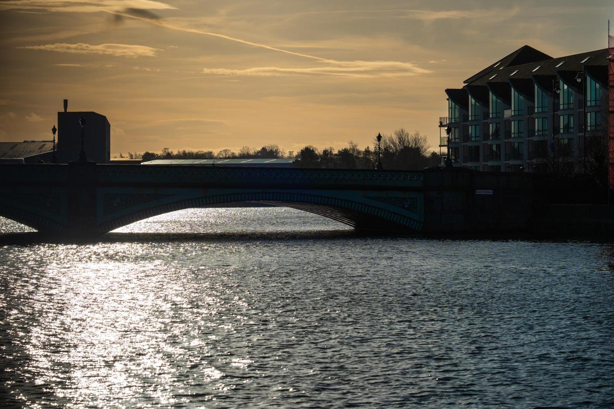 River Side Apartment, City Centre - Beautiful View And Free Parking! Belfast Exteriér fotografie